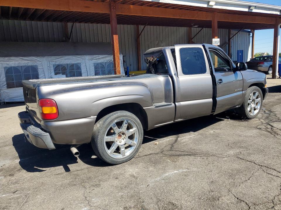 Снимка 3 от търг – 2000 CHEVROLET SILVERADO с VIN 2GCEC19T1Y1393328