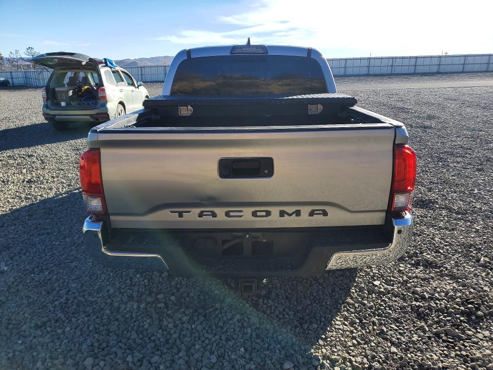 Снимка 6 от търг – 2018 TOYOTA TACOMA с VIN 3TMCZ5AN6JM173336