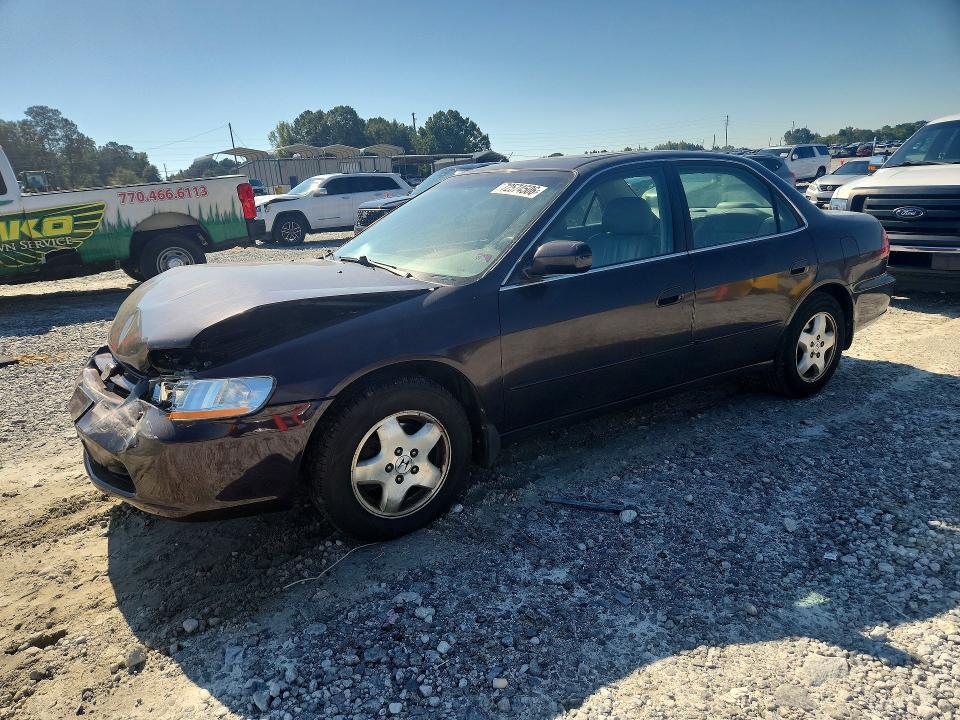 HONDA ACCORD 1998 с VIN 1HGCG165XWA025445 - Снимка от търг