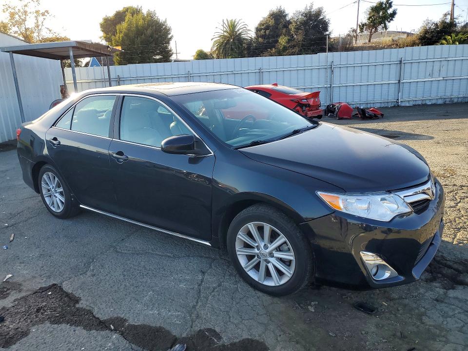 Снимка 4 от търг – 2014 TOYOTA CAMRY с VIN 4T4BF1FK3ER389496