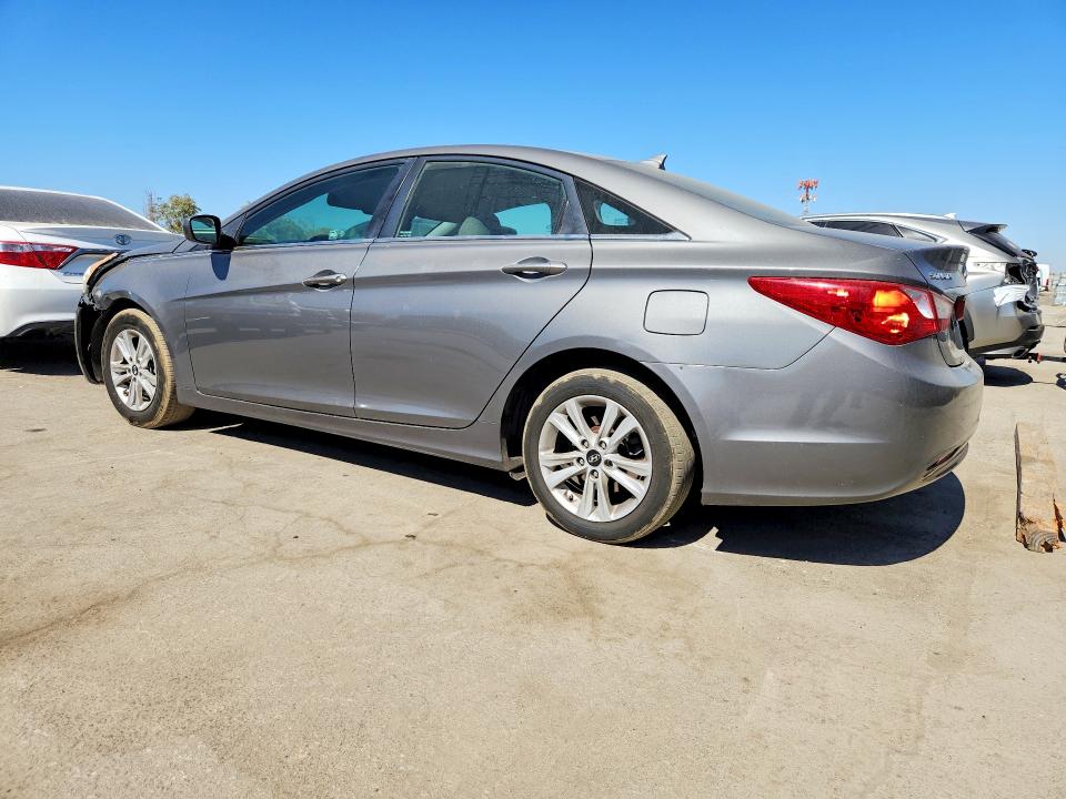 Photo 2 from auction – 2013 HYUNDAI SONATA with VIN 5NPEB4AC6DH621736
