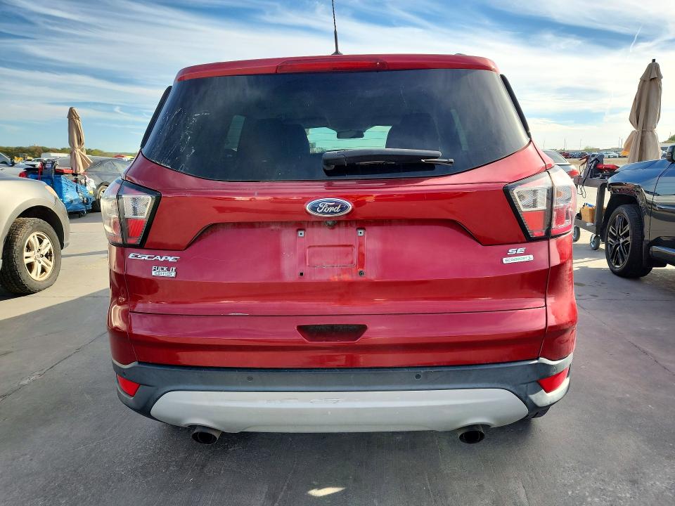 صورة رقم 6 من المزاد - 2017 FORD ESCAPE مع VIN 1FMCU0GD4HUC09056