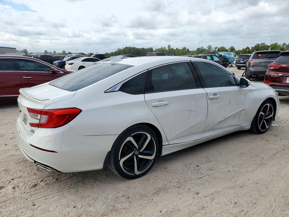 Photo 3 from auction – 2018 HONDA ACCORD with VIN 1HGCV2F31JA051385