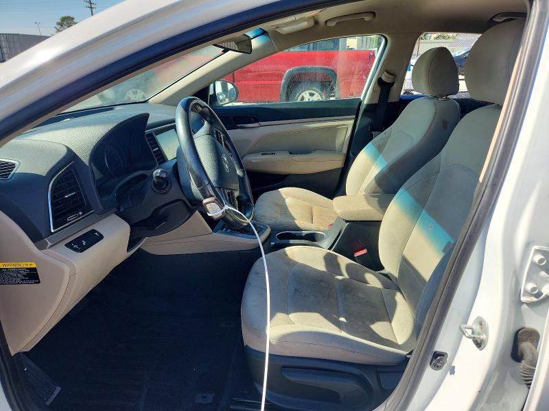 Снимка 7 от търг – 2017 HYUNDAI ELANTRA с VIN 5NPD84LF4HH016007