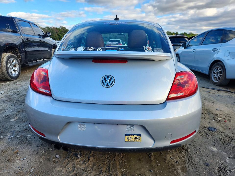 Снимка 6 от търг – 2015 VOLKSWAGEN BEETLE с VIN 3VWF17AT3FM606999