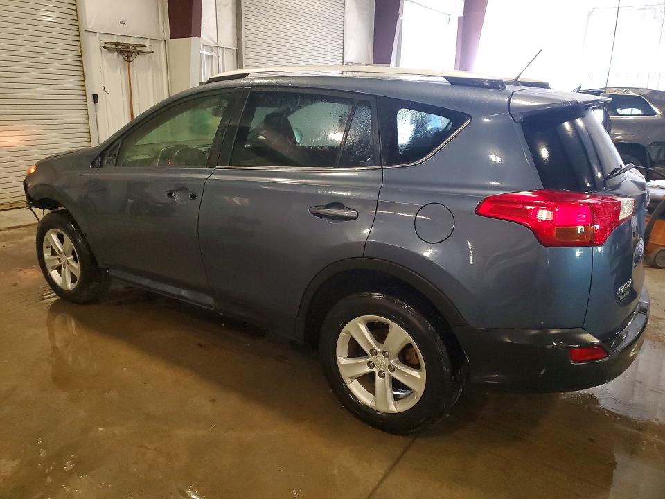 Photo 2 from auction – 2014 TOYOTA RAV4 with VIN JTMRFREV4ED061074