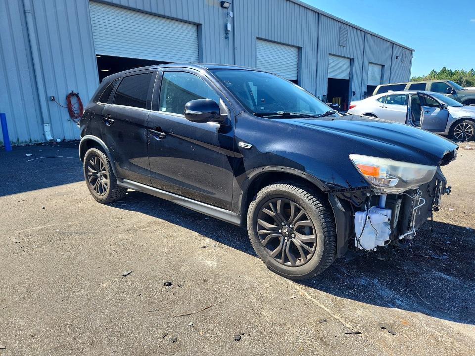 Снимка 4 от търг – 2018 MITSUBISHI OUTLANDER SPORT с VIN JA4AP3AU3JU003580