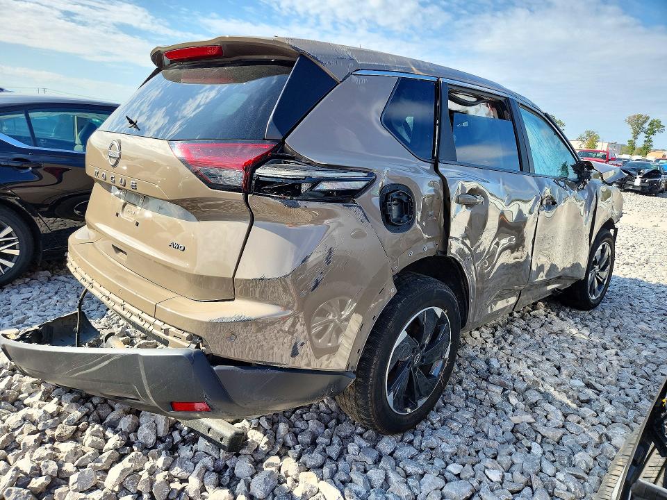 Снимка 3 от търг – 2025 NISSAN ROGUE с VIN 5N1BT3BB9SC818436