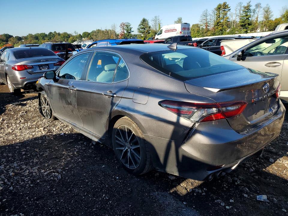 Zdjęcie 2 z aukcji – 2021 TOYOTA CAMRY z VIN 4T1S31AK2MU023473