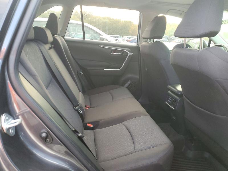 Photo 10 from auction – 2021 TOYOTA RAV4 with VIN JTMP1RFV9MD076026