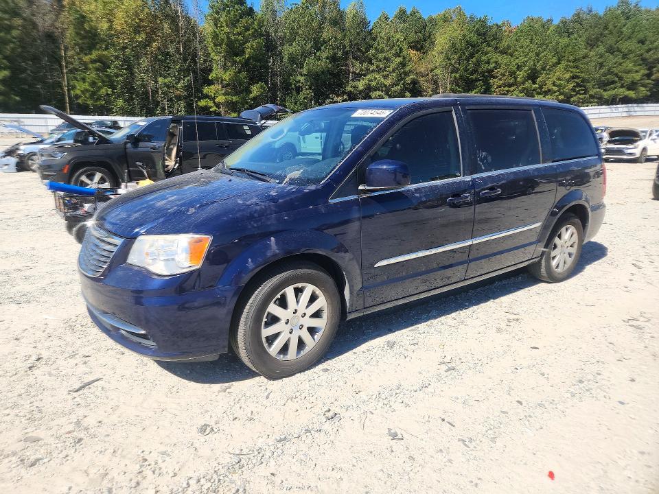 CHRYSLER TOWN & COUNTRY 2015 с VIN 2C4RC1BG9FR727229 - Снимка от търг