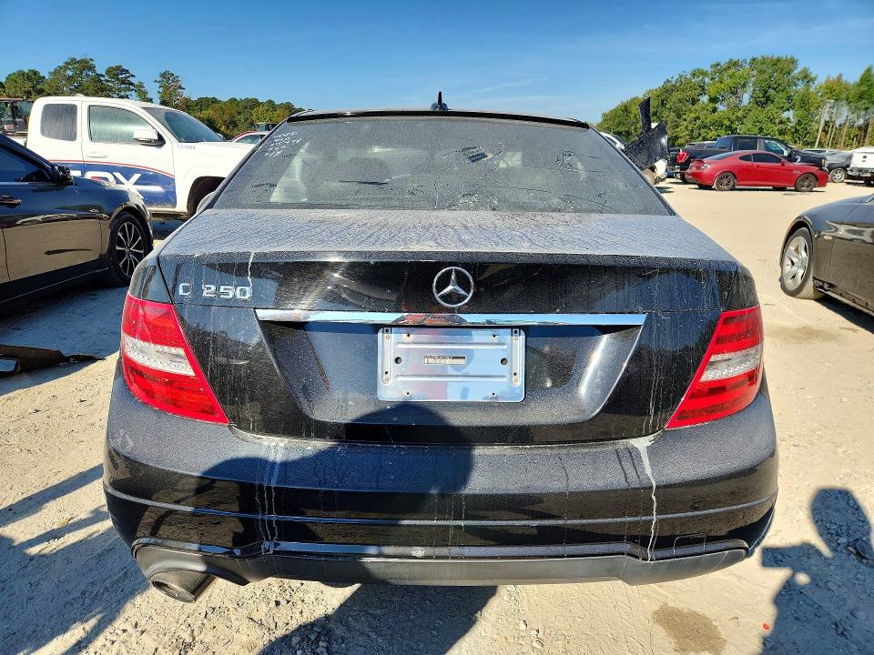 Снимка 6 от търг – 2014 MERCEDES-BENZ C с VIN WDDGF4HBXEA953140