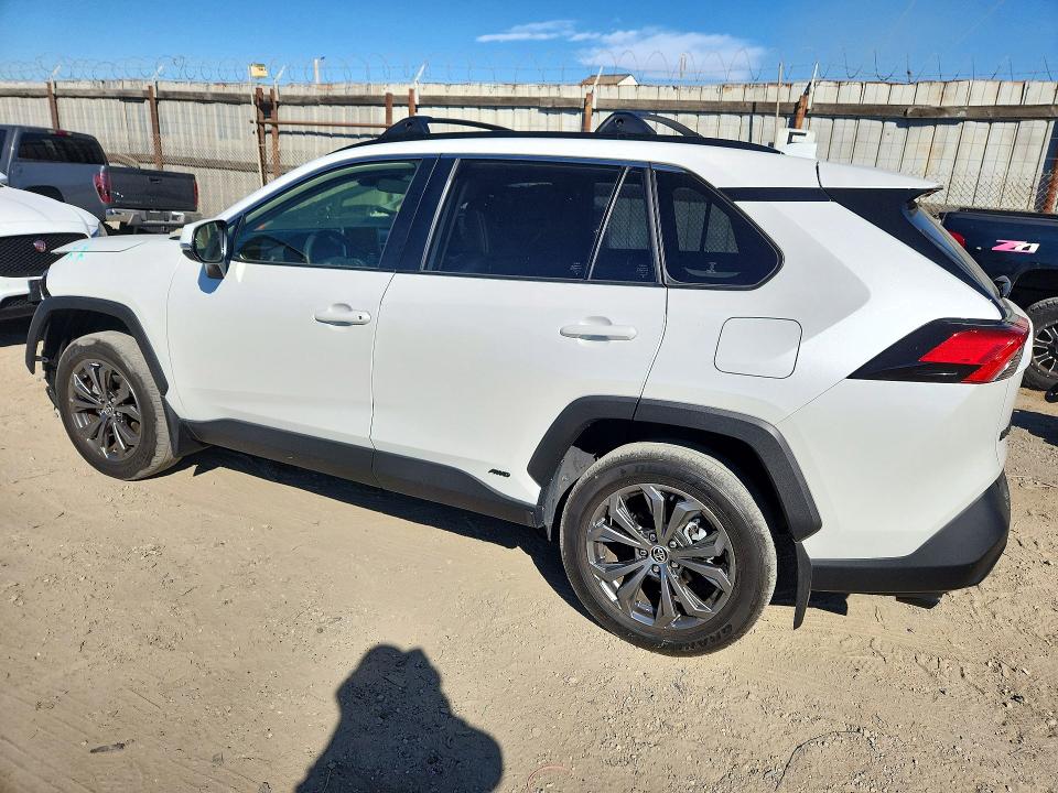 Снимка 2 от търг – 2023 TOYOTA RAV4 с VIN JTMB6RFV4PD100989