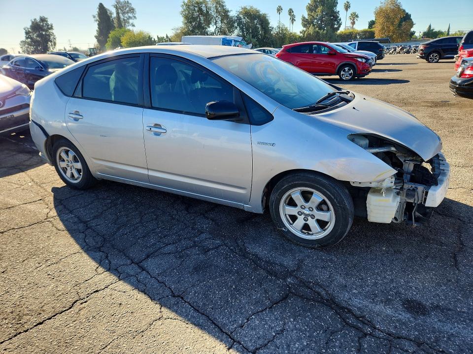 Снимка 4 от търг – 2006 TOYOTA PRIUS с VIN JTDKB20U367061277