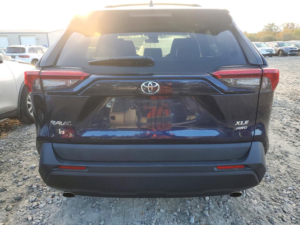 Photo 6 from auction – 2021 TOYOTA RAV4 with VIN 2T3P1RFV7MW162762
