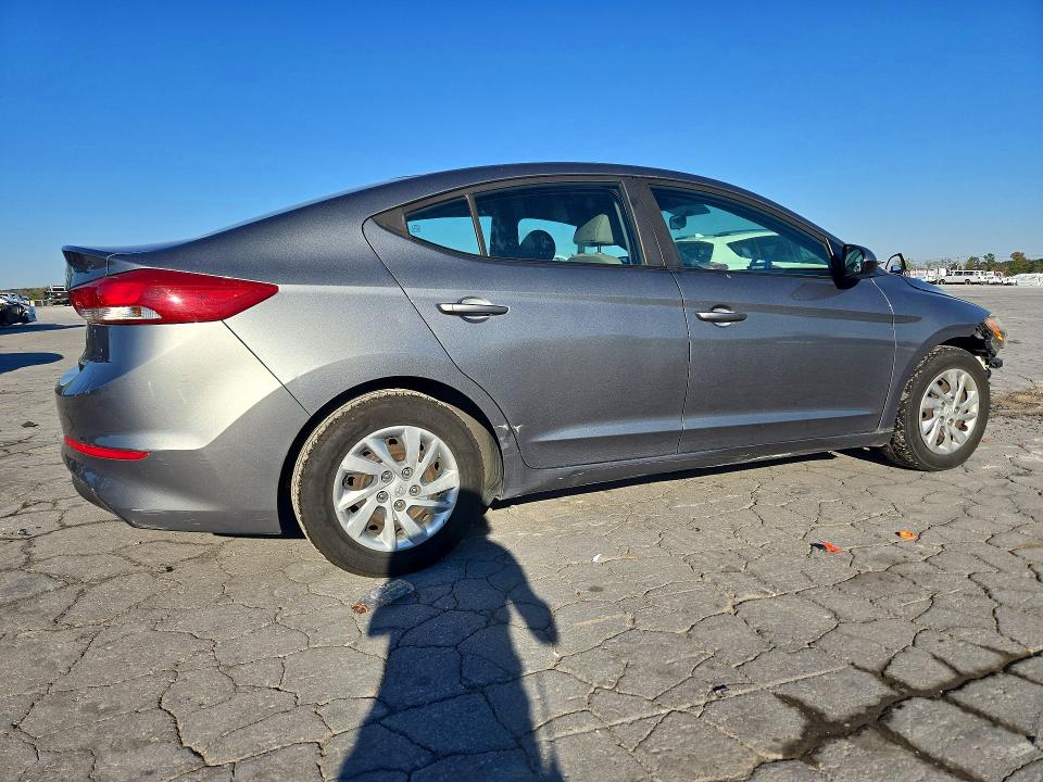 Снимка 3 от търг – 2017 HYUNDAI ELANTRA с VIN KMHD74LF0HU075298