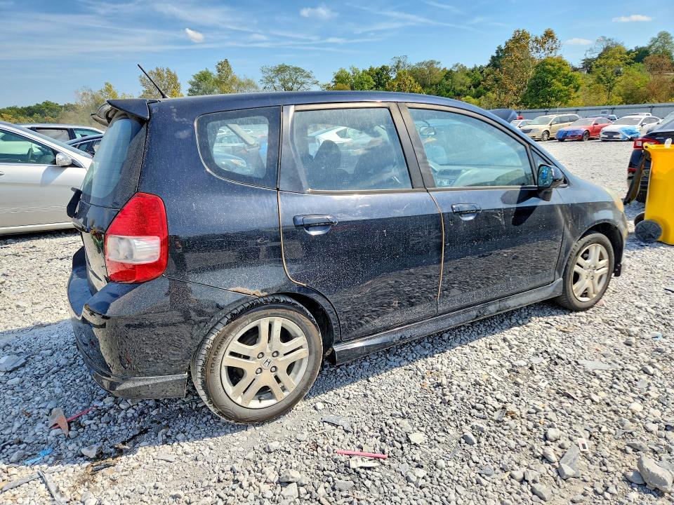 Снимка 3 от търг – 2007 HONDA FIT с VIN JHMGD37617S038333