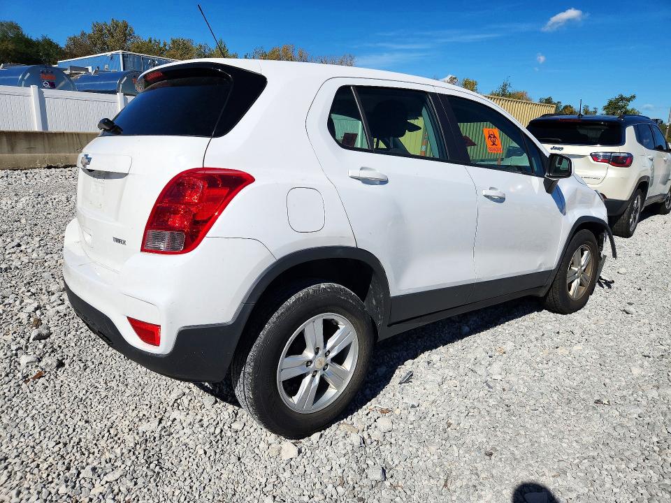 Снимка 3 от търг – 2020 CHEVROLET TRAX с VIN 3GNCJKSB7LL162338