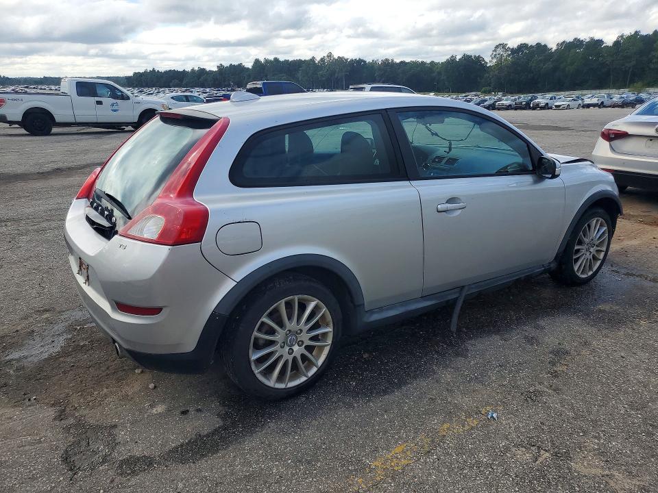 Photo 3 from auction – 2011 VOLVO C30 with VIN YV1672MK6B2196833
