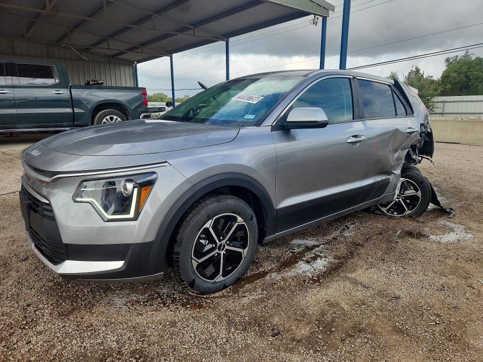 KIA NIRO 2026 مع رقم تعريف المركبة KNDCP3LE2T5361786 - صورة من المزاد