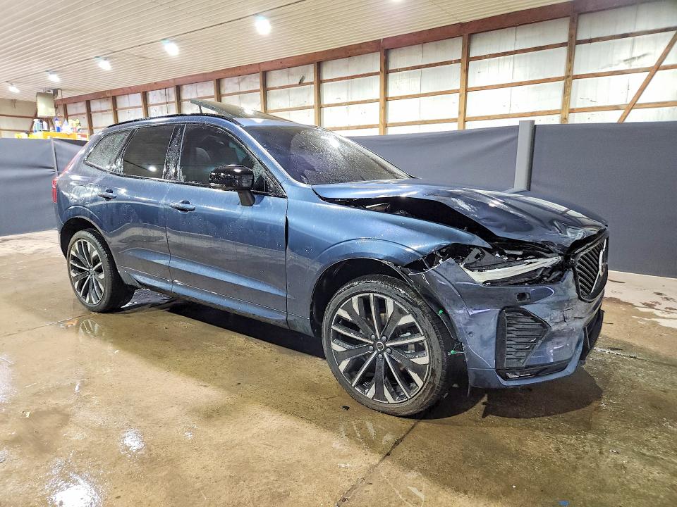Photo 4 from auction – 2026 VOLVO XC60 with VIN YV4M12RM4T1445885