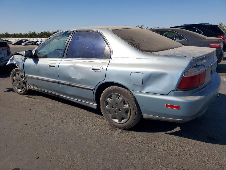 Photo 2 from auction – 1996 HONDA ACCORD with VIN 1HGCD5630TA014013