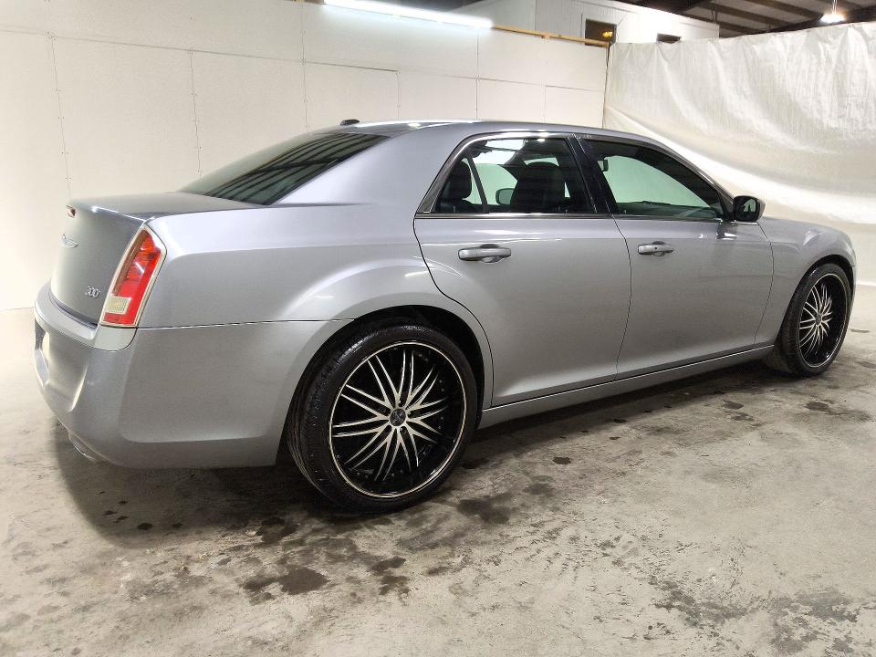 Photo 3 from auction – 2014 CHRYSLER 300 with VIN 2C3CCAAG3EH171404