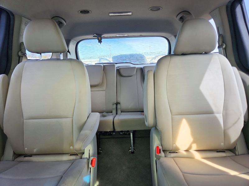 صورة رقم 10 من المزاد - 2015 KIA SEDONA مع VIN KNDMA5C12F6053725