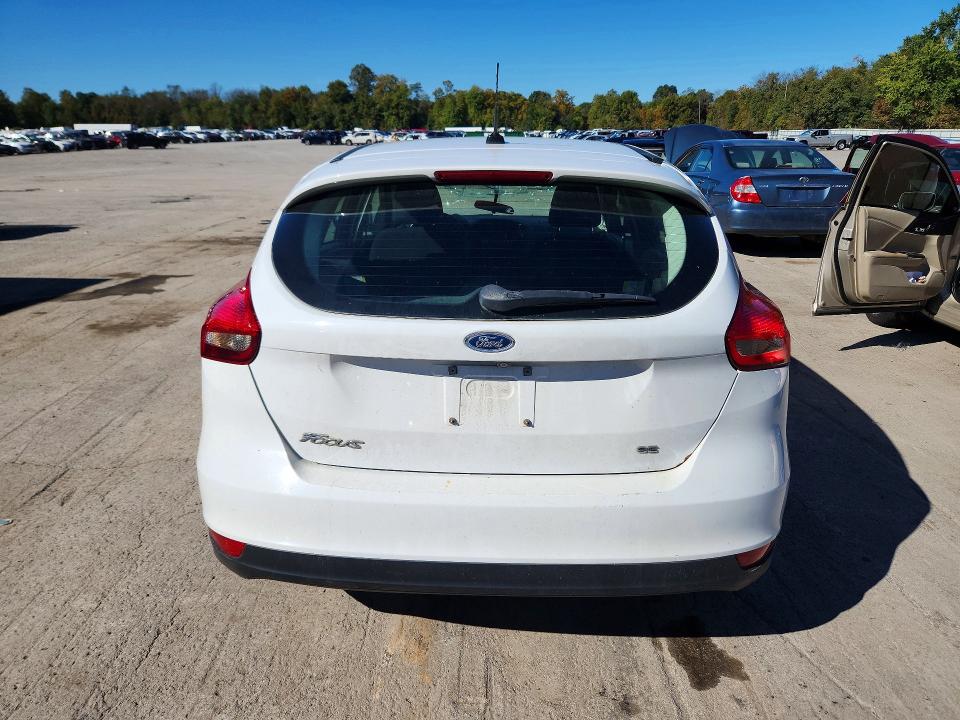 Zdjęcie 6 z aukcji – 2017 FORD FOCUS z VIN 1FADP3K26HL323983