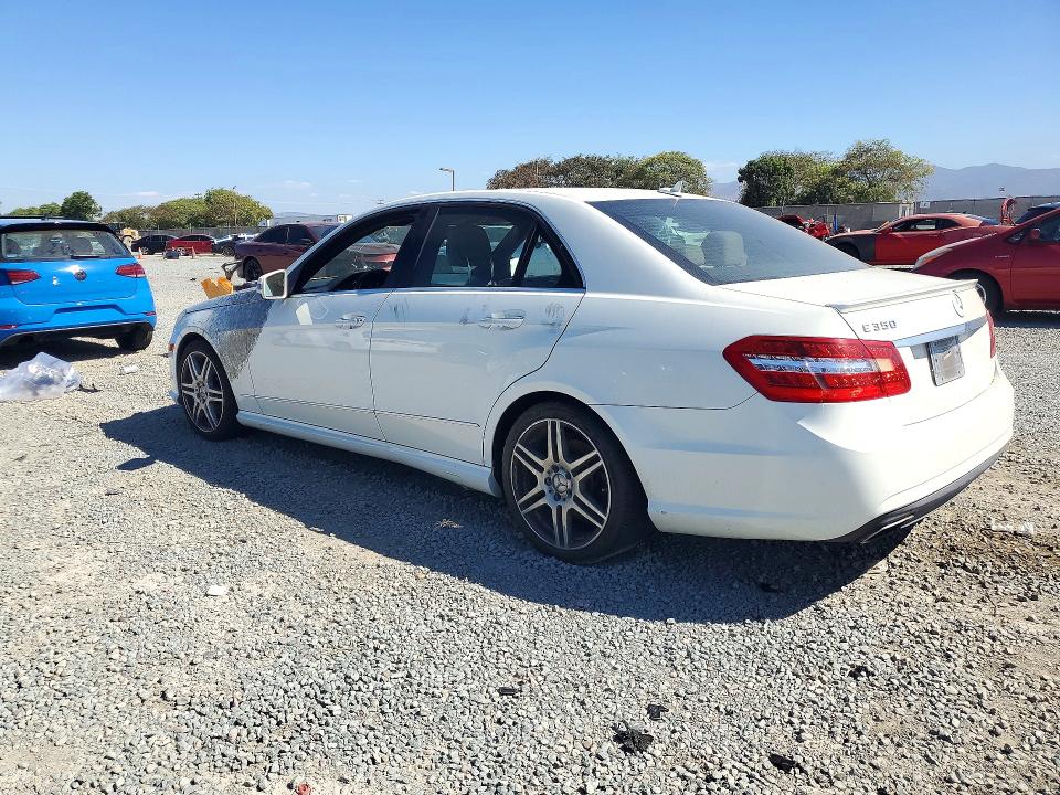 Photo 2 from auction – 2010 MERCEDES-BENZ E with VIN WDDHF5GB5AA071783