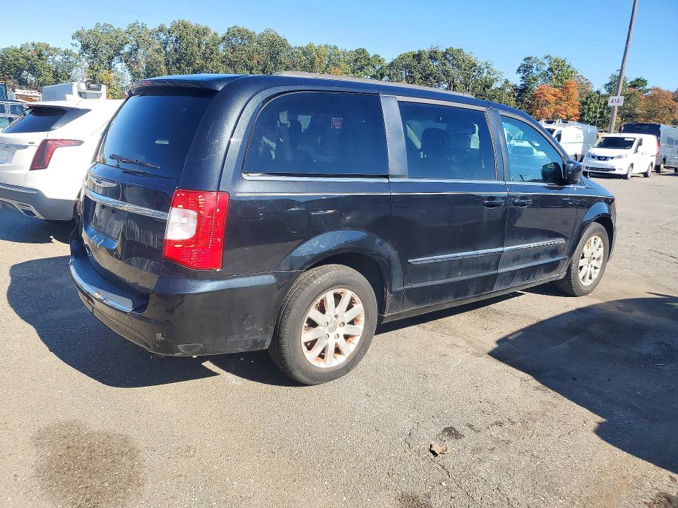 Снимка 3 от търг – 2015 CHRYSLER TOWN & COUNTRY с VIN 2C4RC1BG3FR618975