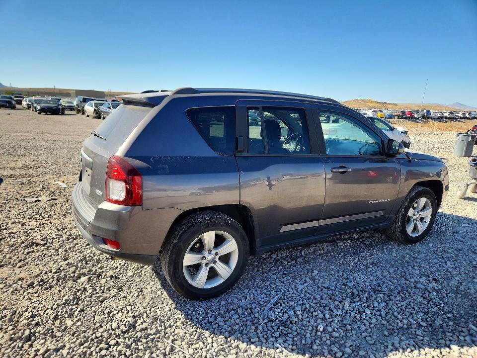 Photo 3 from auction – 2017 JEEP COMPASS with VIN 1C4NJDEBXHD105086