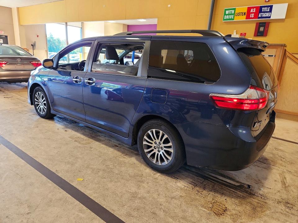 Photo 2 from auction – 2020 TOYOTA SIENNA with VIN 5TDYZ3DC4LS028996