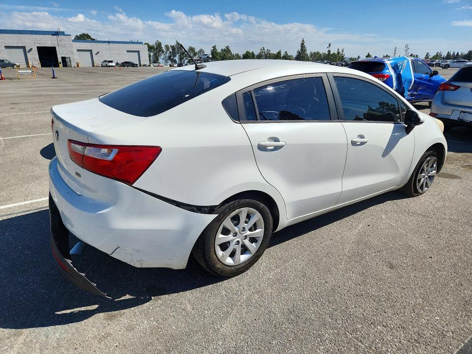 Снимка 3 от търг – 2014 KIA RIO с VIN KNADM4A3XE6328520