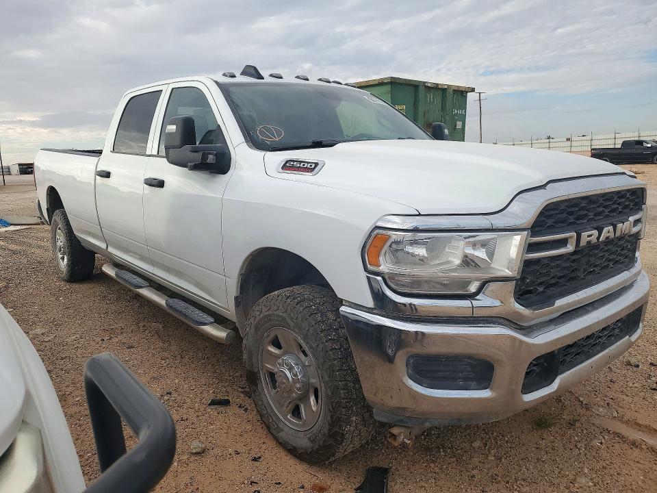 Снимка 4 от търг – 2024 RAM 2500 с VIN 3C6UR5HJ7RG189036