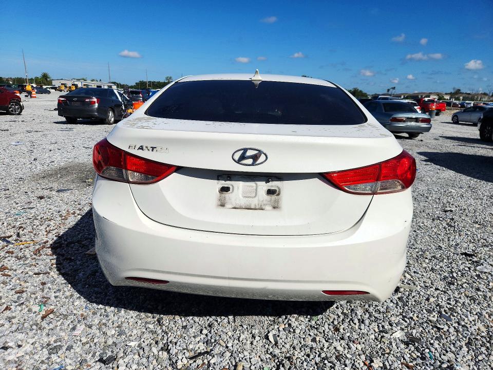 Снимка 6 от търг – 2011 HYUNDAI ELANTRA с VIN 5NPDH4AE3BH027856