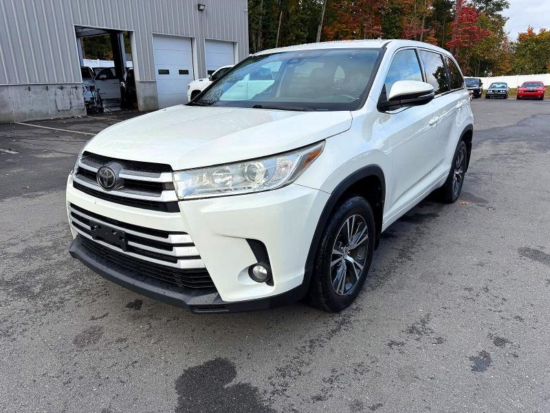 TOYOTA HIGHLANDER 2018 с VIN 5TDBZRFH0JS817709 - Снимка от търг