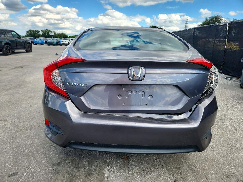 Снимка 6 от търг – 2018 HONDA CIVIC с VIN 19XFC2F56JE206755