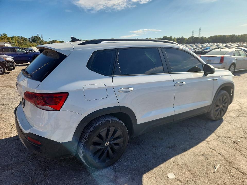 Снимка 3 от търг – 2022 VOLKSWAGEN TAOS с VIN 3VVDX7B25NM029830