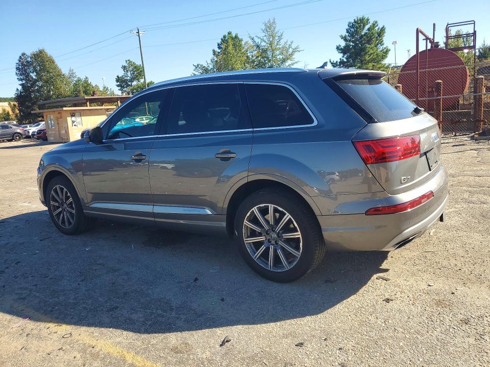 Снимка 2 от търг – 2017 AUDI Q7 с VIN WA1LAAF78HD055217