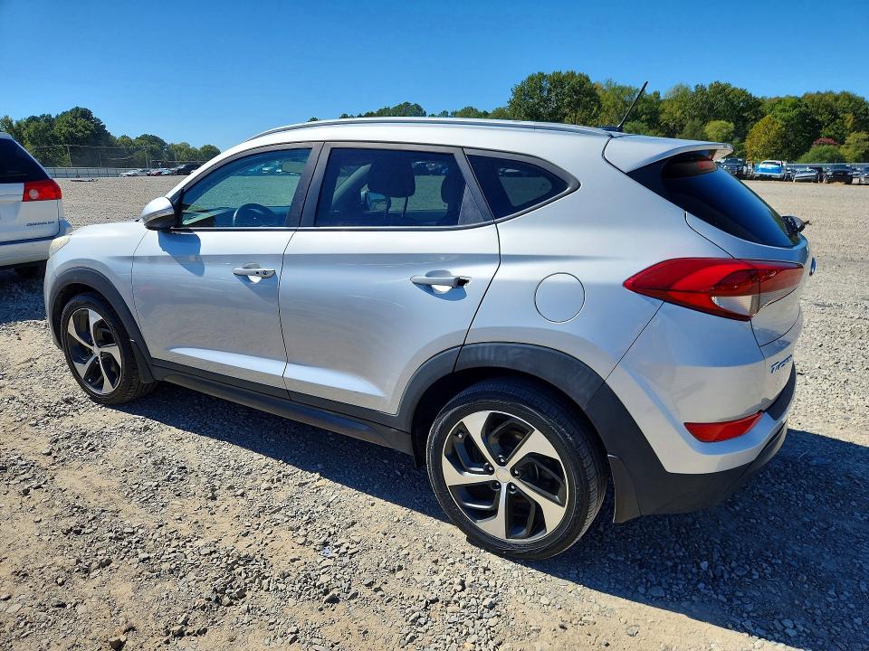 Photo 2 from auction – 2016 HYUNDAI TUCSON with VIN KM8J33A21GU204012