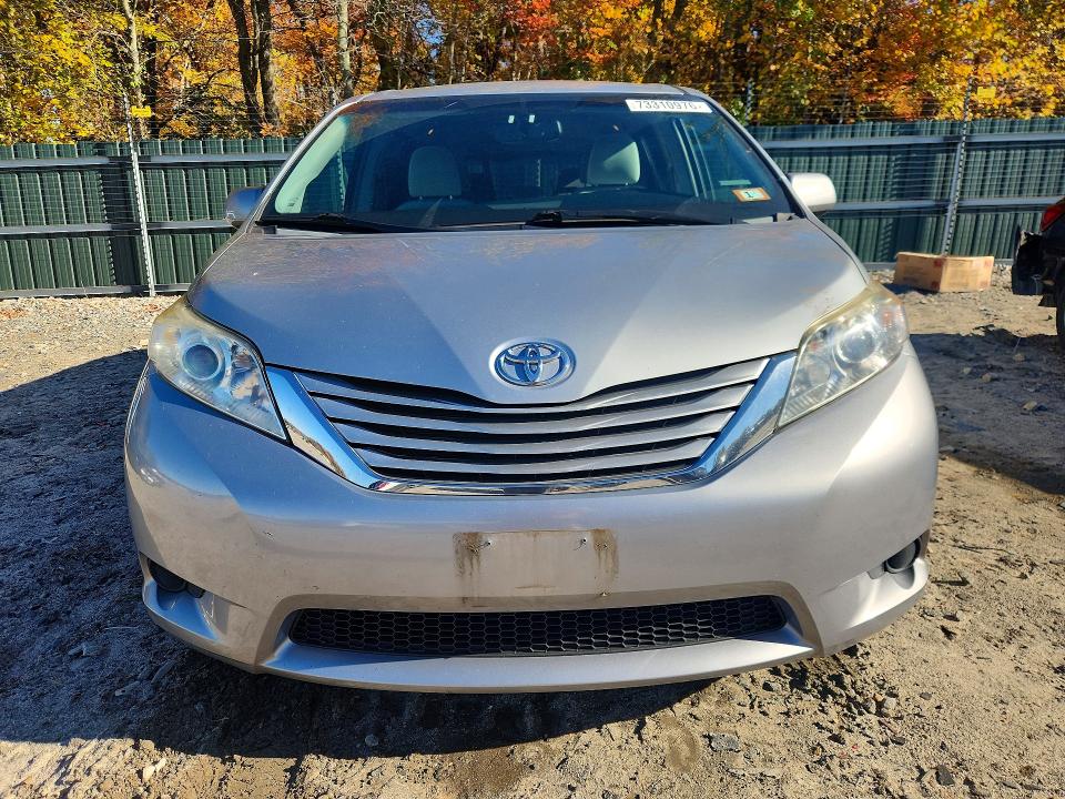 Снимка 5 от търг – 2016 TOYOTA SIENNA с VIN 5TDKK3DC5GS698508