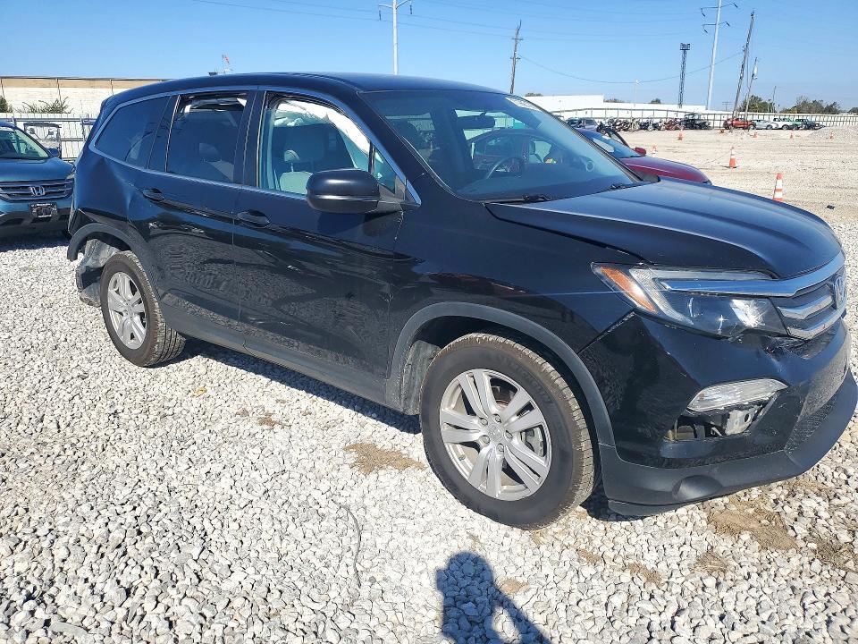 Снимка 4 от търг – 2018 HONDA PILOT с VIN 5FNYF6H12JB070135
