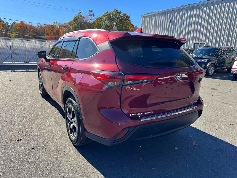 Photo 2 from auction – 2022 TOYOTA HIGHLANDER with VIN 5TDHZRBH2NS181669
