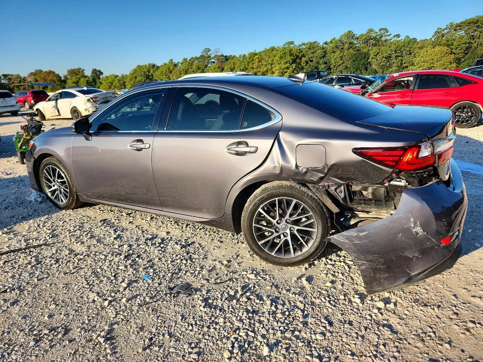 Снимка 2 от търг – 2018 LEXUS ES с VIN 58ABK1GG7JU088426