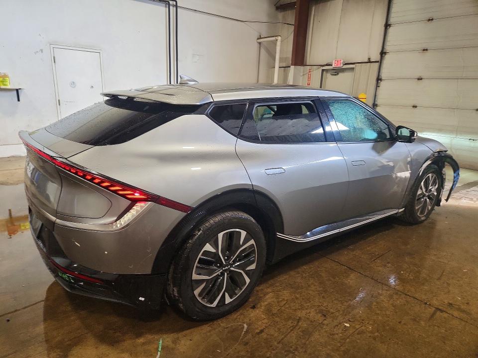 صورة رقم 3 من المزاد - 2023 KIA EV6 مع VIN KNDC34LA6P5606285