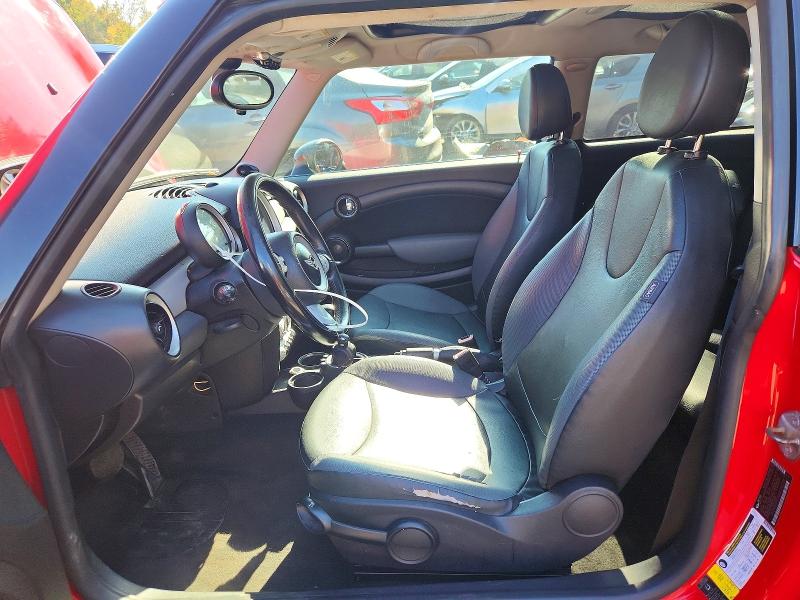 Photo 7 from auction – 2010 MINI COOPER with VIN WMWMF3C56ATZ63734