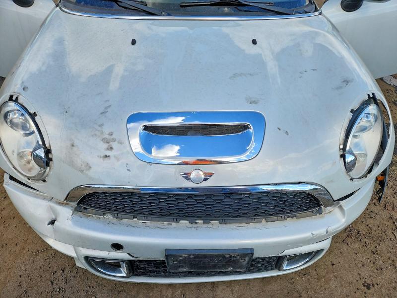 Снимка 11 от търг – 2011 MINI COOPER с VIN WMWZP3C55BT249310