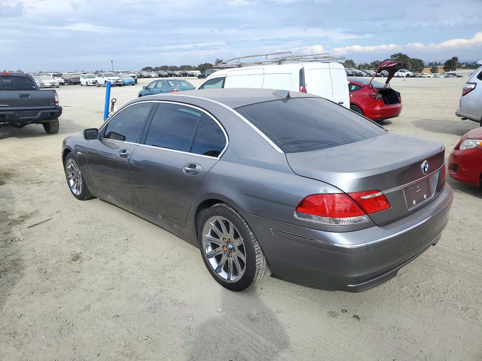 Снимка 2 от търг – 2006 BMW 750 с VIN WBAHN83576DT32798