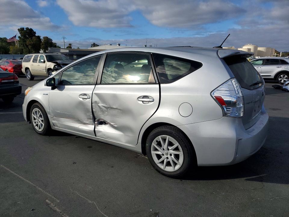 Снимка 2 от търг – 2014 TOYOTA PRIUS V с VIN JTDZN3EUXE3325587